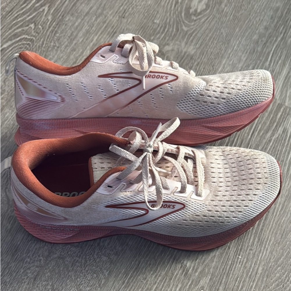 Brooks Running Shoes - Size 9.5 Salmon colored